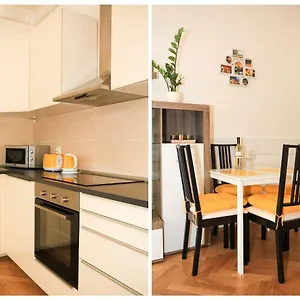 Appartement Yellow Few Steps From Metro, Prague